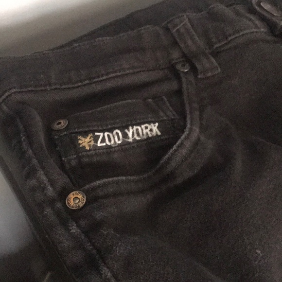Black Zoo York pants don’t fit me anymore 1yearold - Picture 1 of 3